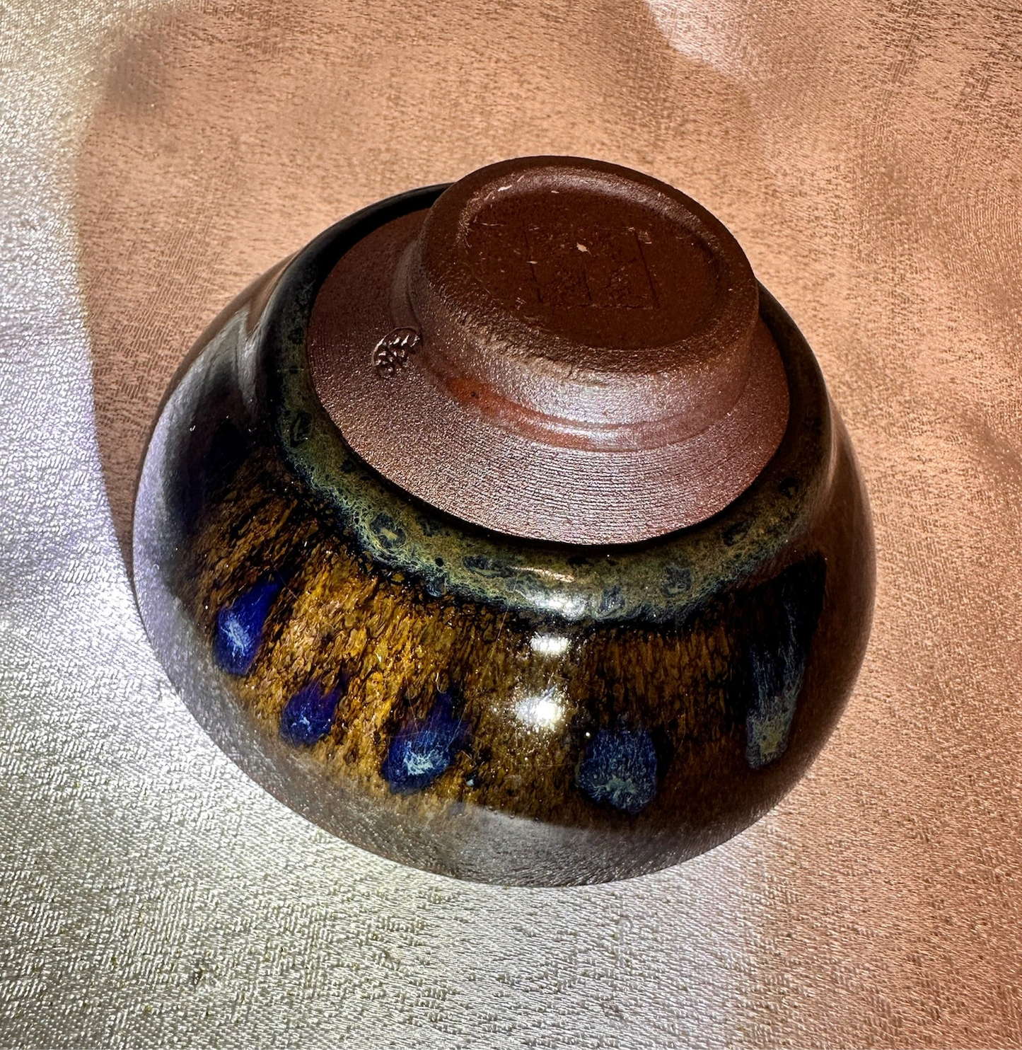 Black glaze watermelon rind pattern and peacock feather-like large blue oil-drop pattern open mouth shape cup