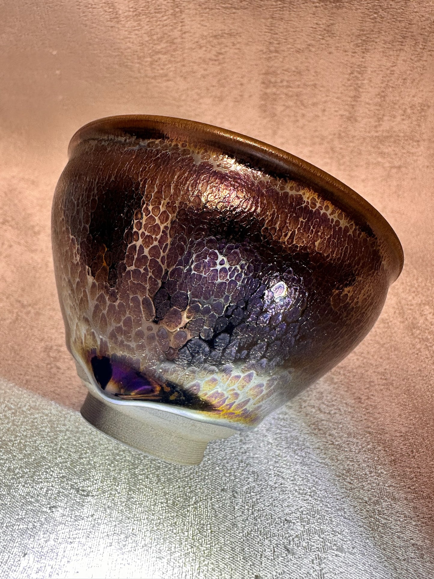 Black glaze purple color oil droplet pattern tied mouth shape cup with one glaze tear, HuangJie