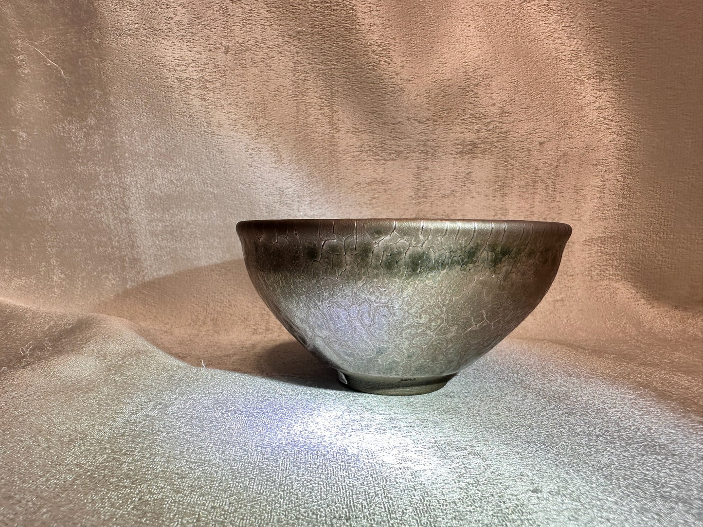 Dark brown crackled glaze armor (turtle shell) pattern tied mouth shape cup