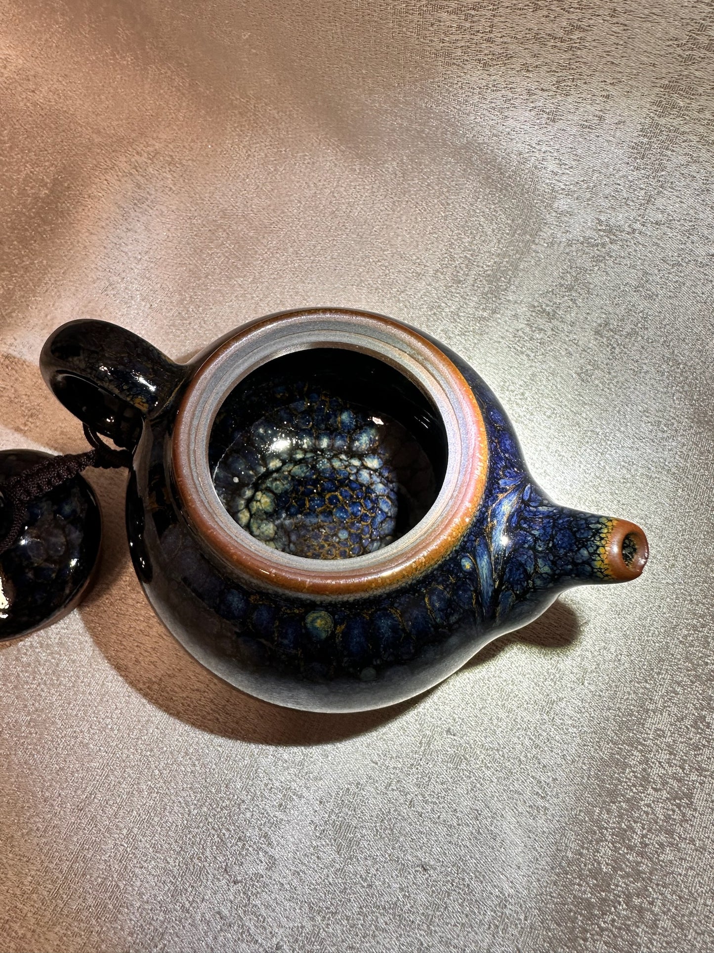 Black glaze mysterious blue partridge feather pattern tea pot, LianZhiHua