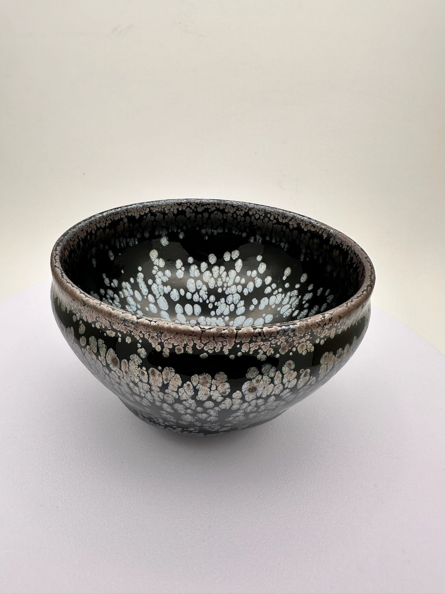 Connoisseur's Choice, Dark Silver Oil-Droplet Glaze Tied-Mouth Cup