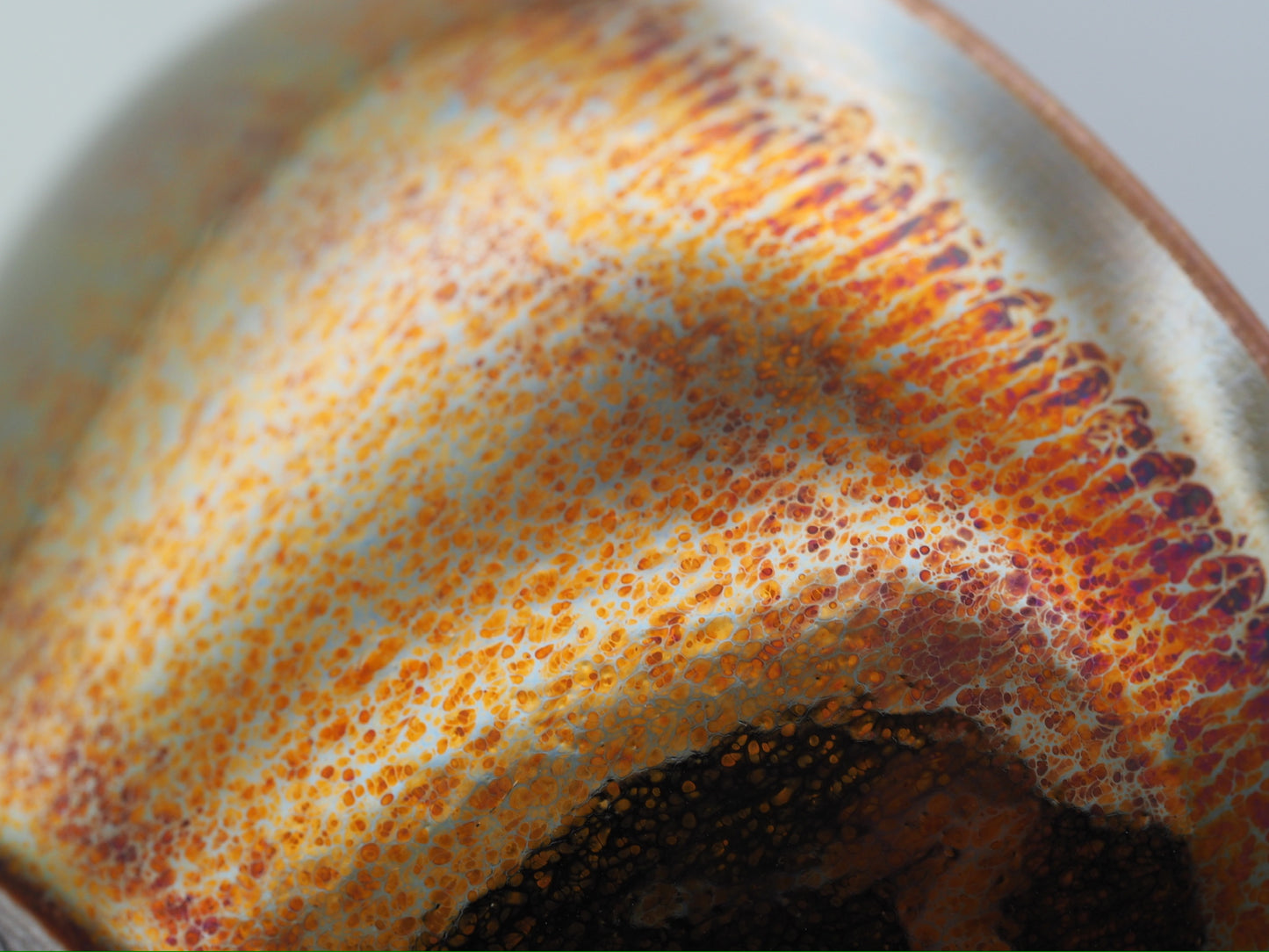 Gold oil droplet glaze tied mouth shape cup, flower symbolism