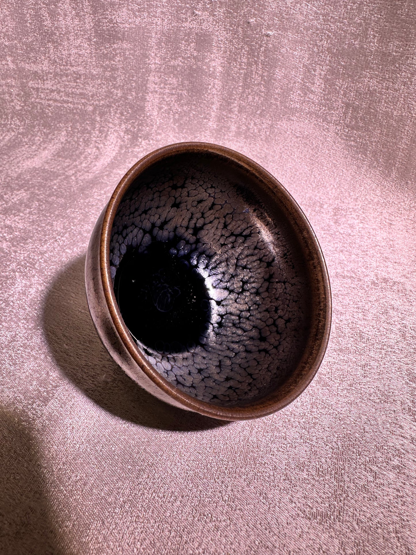 Gourd pair cups- metallic blue hare’s fur and oil droplets Yohen glaze 葫蘆對杯, XioGuangMing