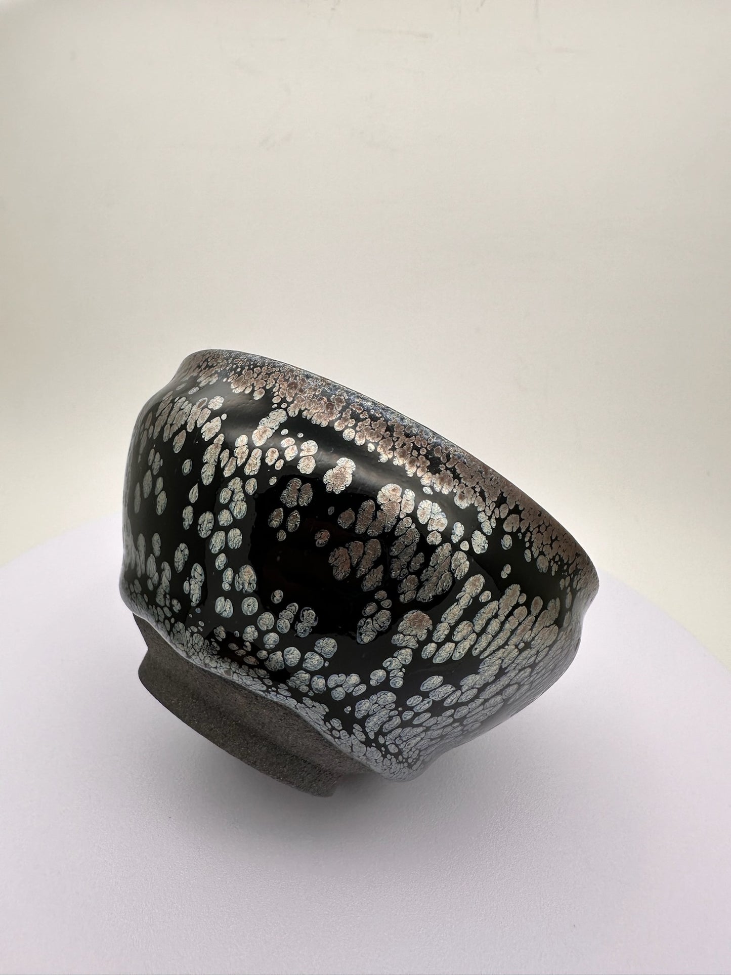 Connoisseur's Choice, Dark Silver Oil-Droplet Glaze Tied-Mouth Cup