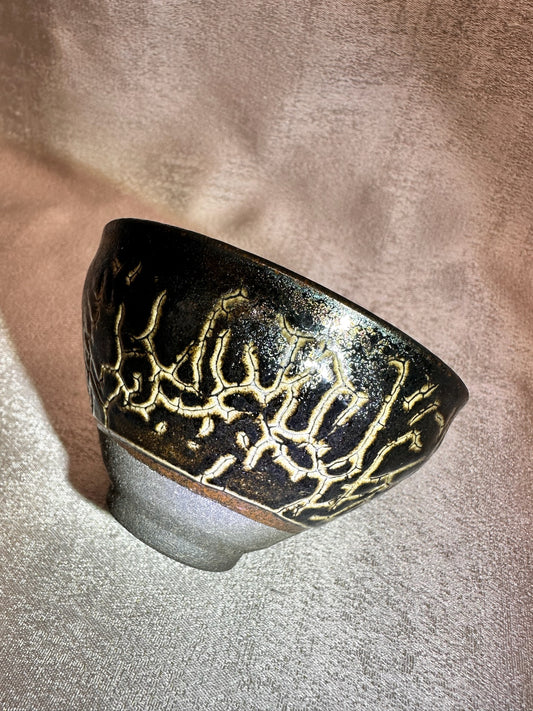 Black glaze turtle shell(armor) pattern spiral interior tied mouth shape cup