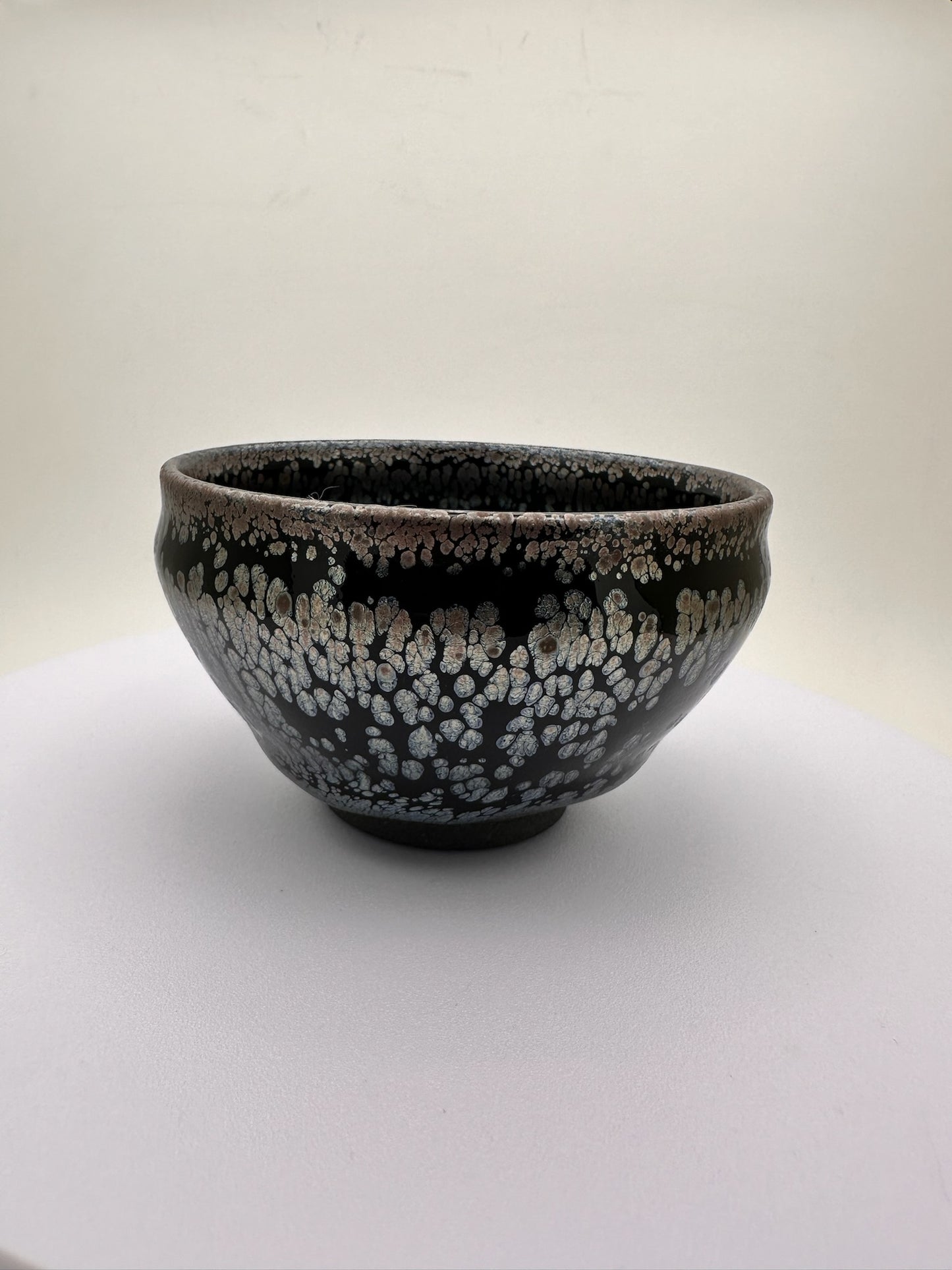 Connoisseur's Choice, Dark Silver Oil-Droplet Glaze Tied-Mouth Cup