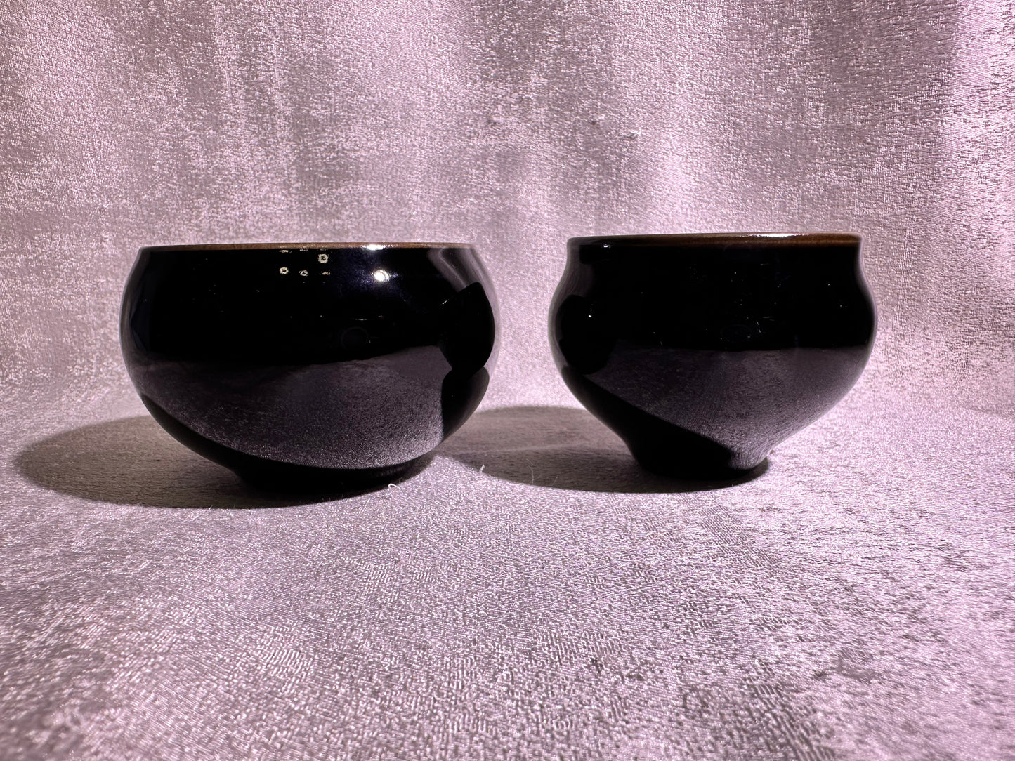 Gourd shape pair cups, cute and elegant shape glossy black glaze, XioGuangMing
