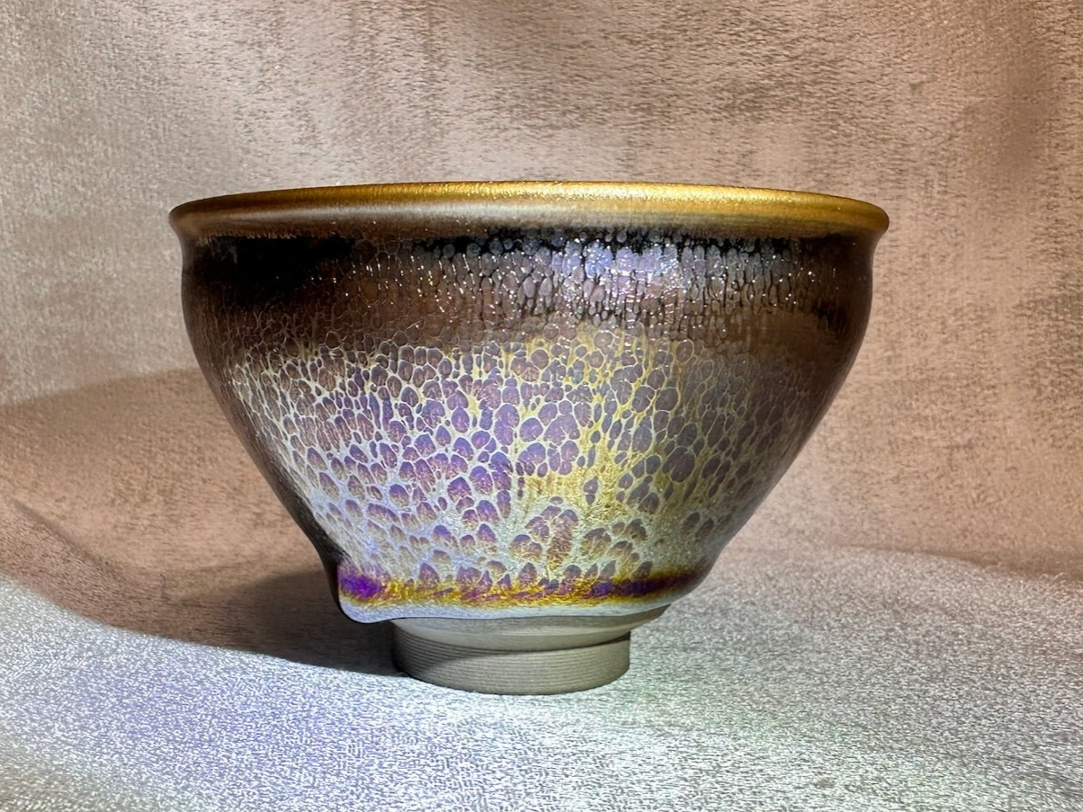 Black glaze purple color oil droplet pattern tied mouth shape cup with one glaze tear, HuangJie