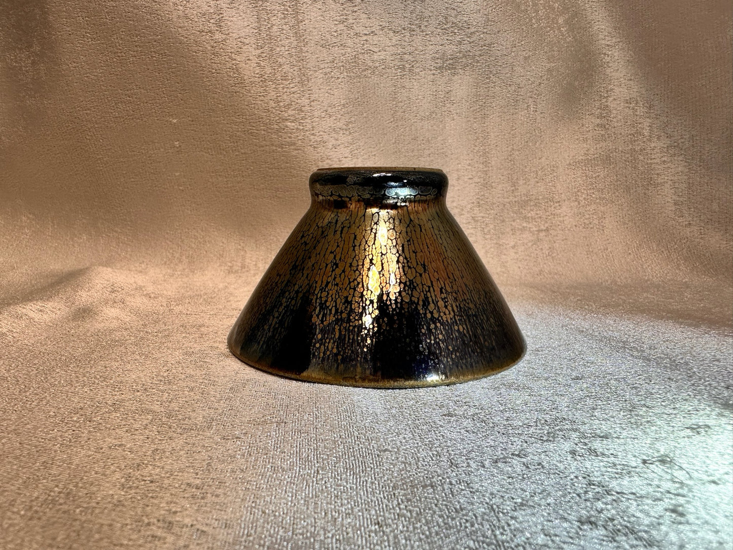 Fully glazed black gold glaze golden oil droplet pattern straw hat shape (douli) cup