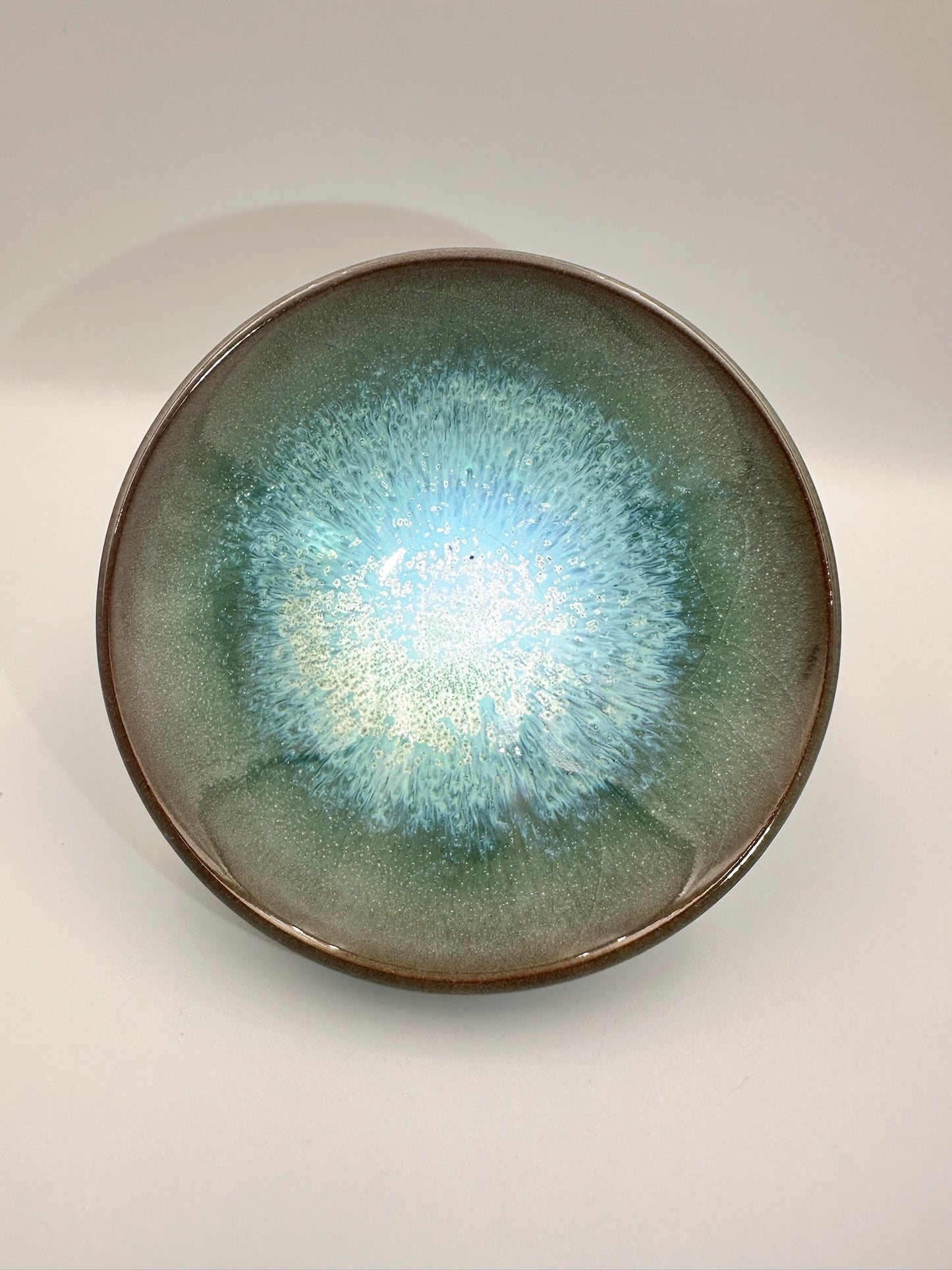 Sky blue ice crackled glaze kiln transformed light blue hare’s fur flat mouth shape cup