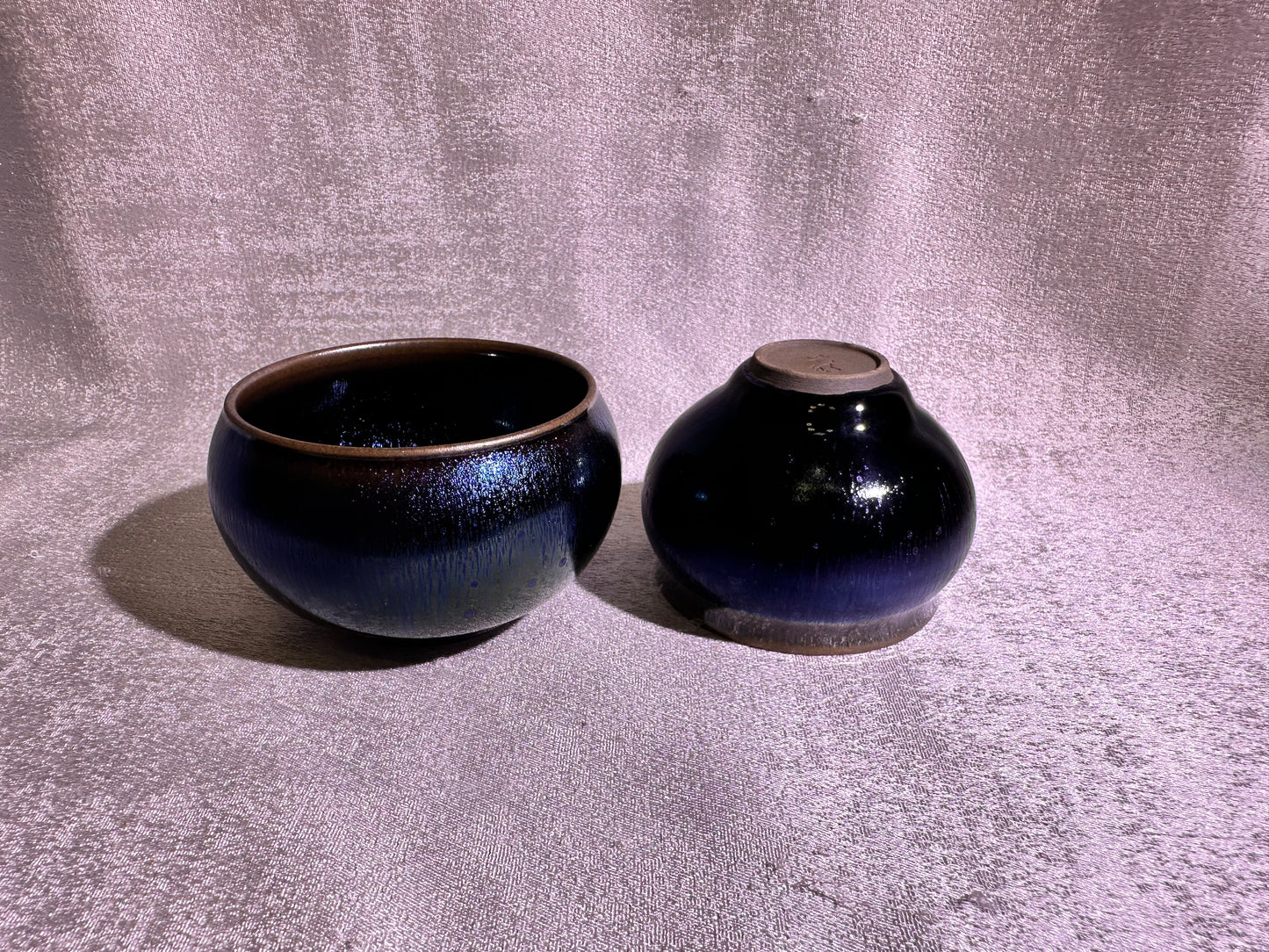 Gourd pair cups- metallic blue hare’s fur and oil droplets Yohen glaze 葫蘆對杯, XioGuangMing