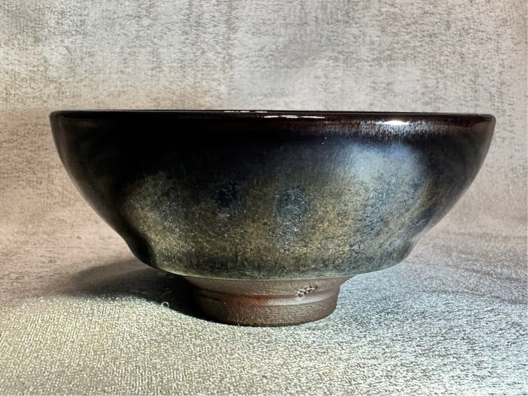 Black glaze watermelon rind pattern and peacock feather-like large blue oil-drop pattern open mouth shape cup