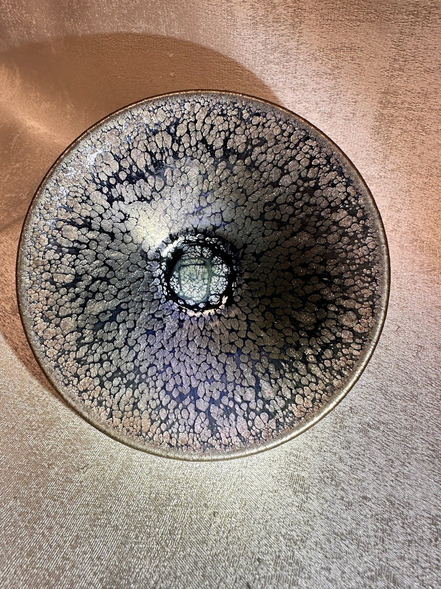 Black glaze iridescent color oil droplet pattern flared mouth shape cup, HuangJie