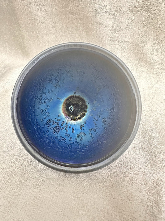 Blue glaze metallic blue hare’s fur and oil droplet Yohen pattern tied mouth shape cup