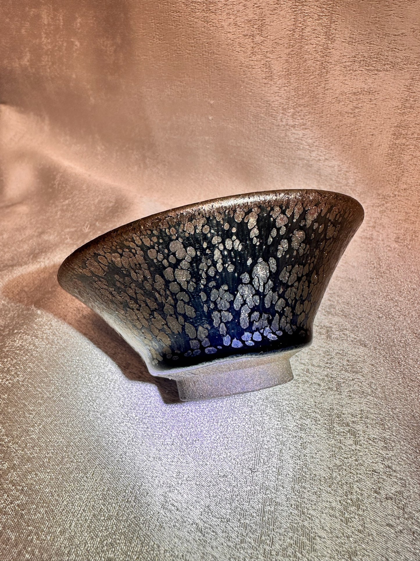Black glaze iridescent color oil droplet pattern flared mouth shape cup, HuangJie