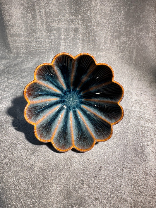 Elegant flower shape tenmoku cup with rabbit fur pattern by YouChao