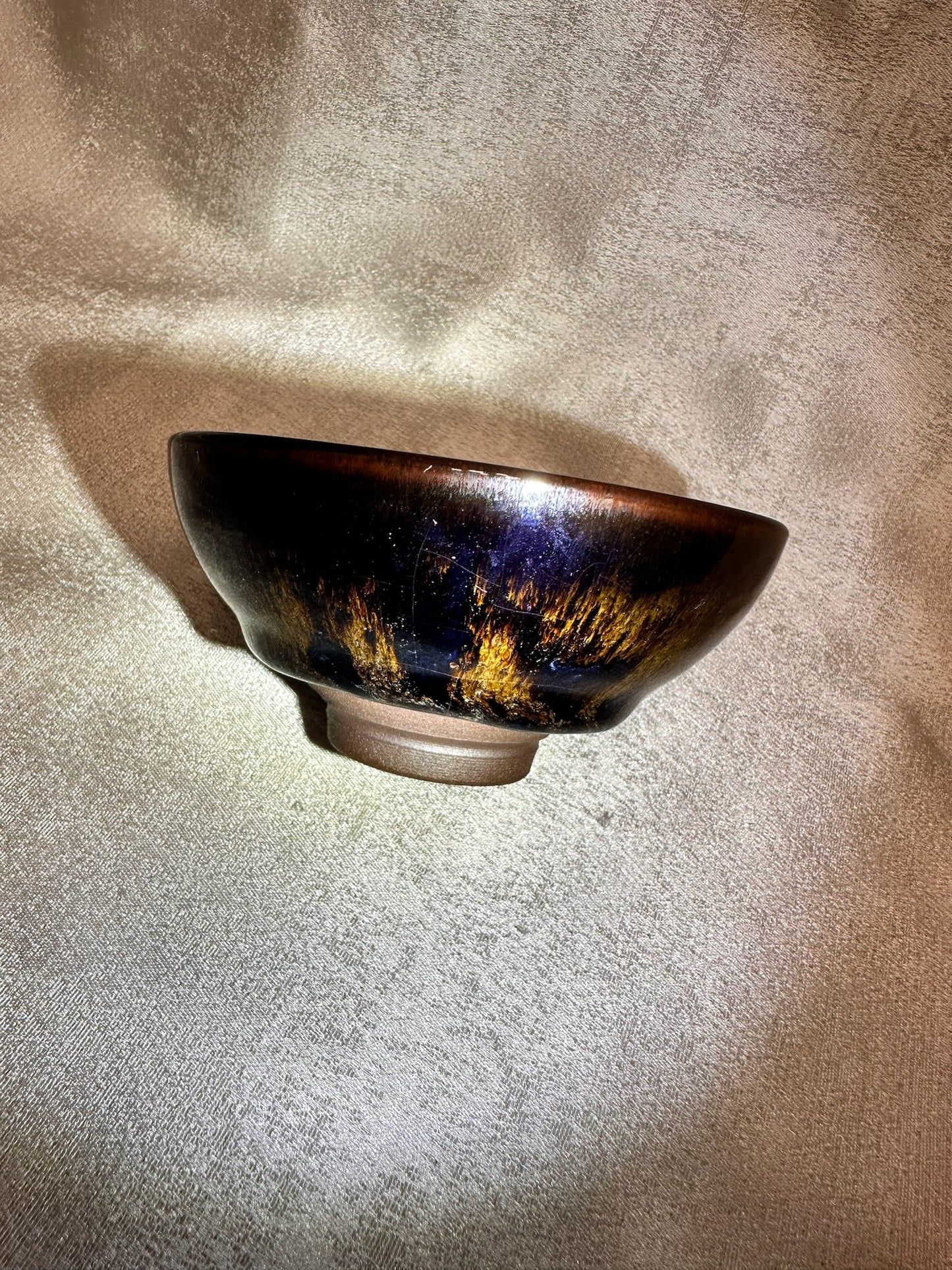Black glaze watermelon rind pattern and peacock feather-like large blue oil-drop pattern open mouth shape cup