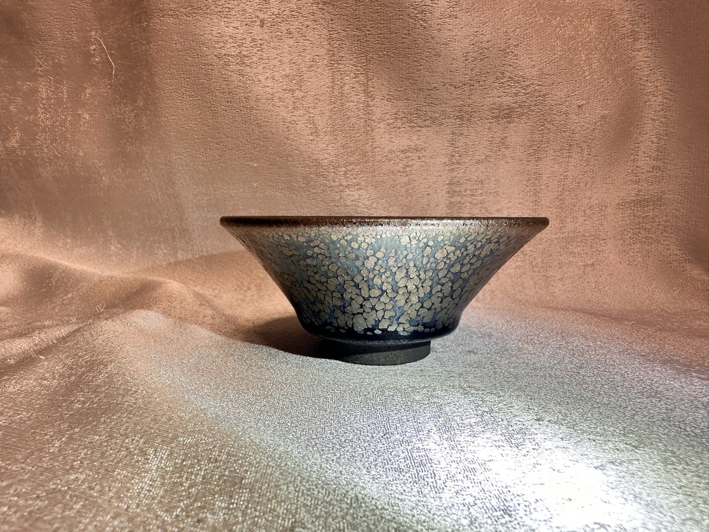 Black glaze iridescent color oil droplet pattern flared mouth shape cup, HuangJie