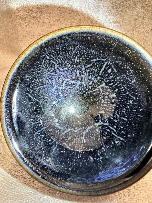 Golden rim black glaze blue rain drops kiln transformed pattern tied mouth shape black ceramic Jianzhan cup