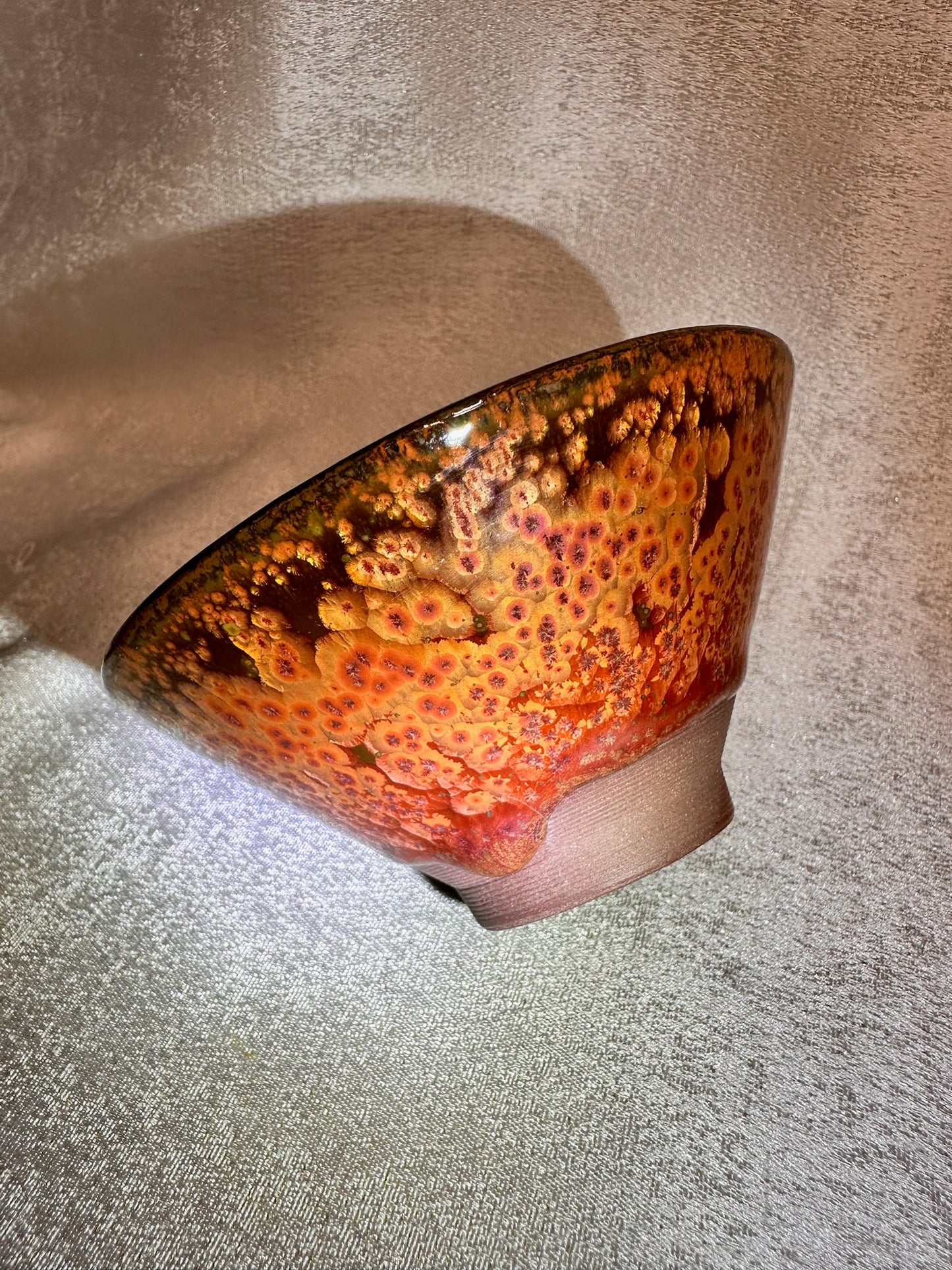 Dark brown glaze red Yohen oil droplet flower pattern straw hat (Douli) shape cup-ChenJiaHui 斗笠器型,鐵紅金圈曜變釉面茶杯