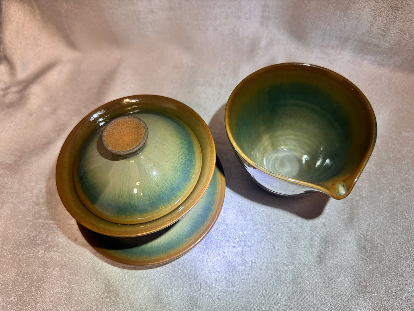 Green jade-like glaze green hare’s fur golden rim tea sharing cup, GuPanHong