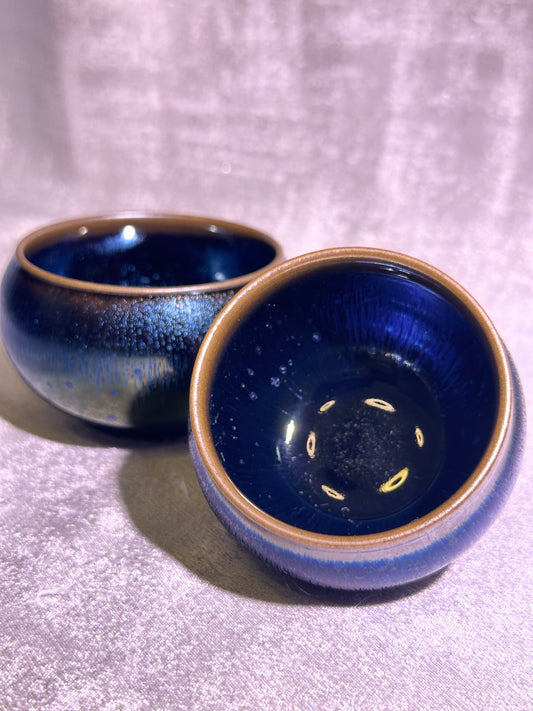 Gourd pair cups- metallic blue hare’s fur and oil droplets Yohen glaze 葫蘆對杯, XioGuangMing