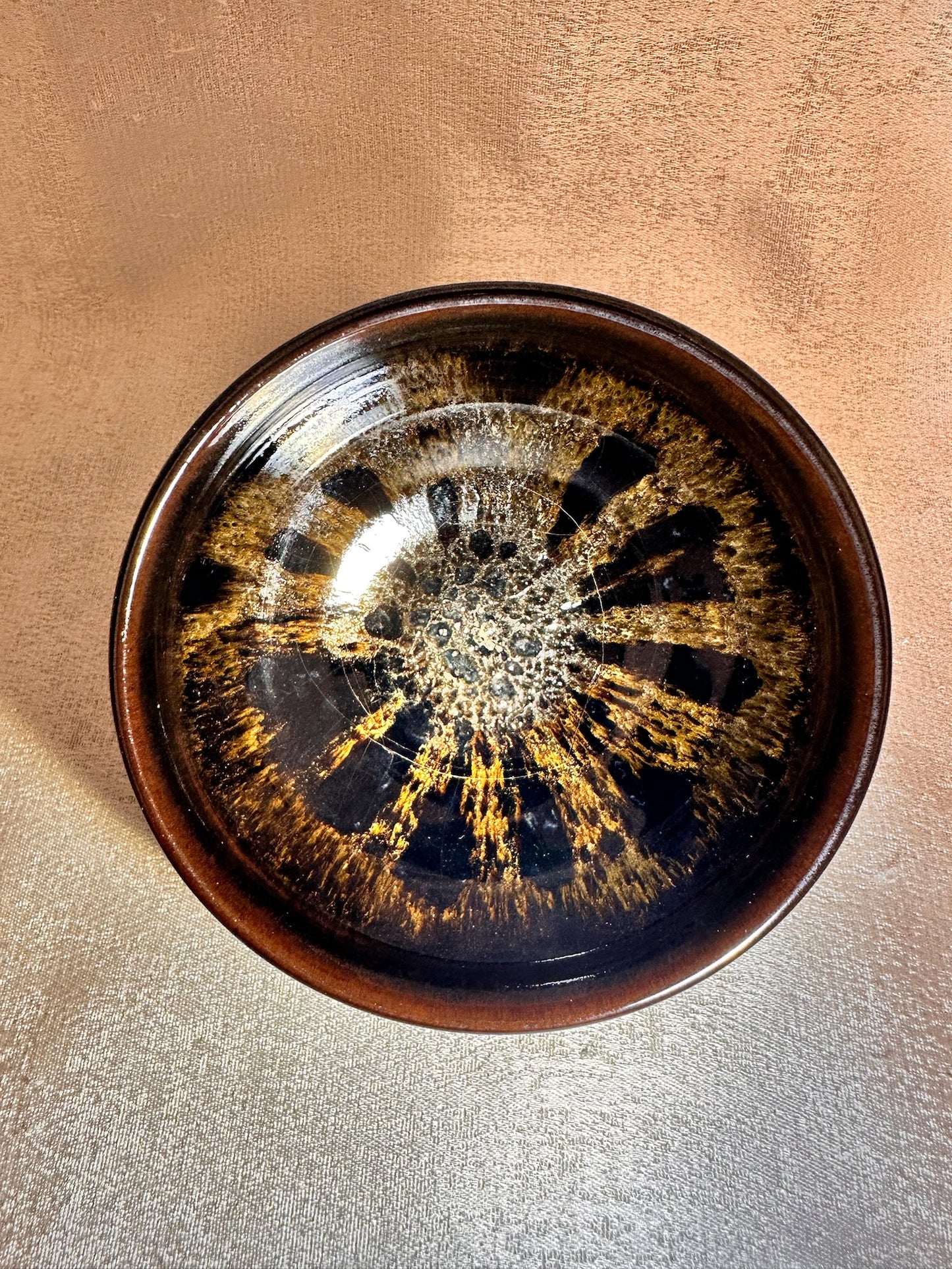 Black glaze watermelon rind pattern and peacock feather-like large blue oil-drop pattern open mouth shape cup