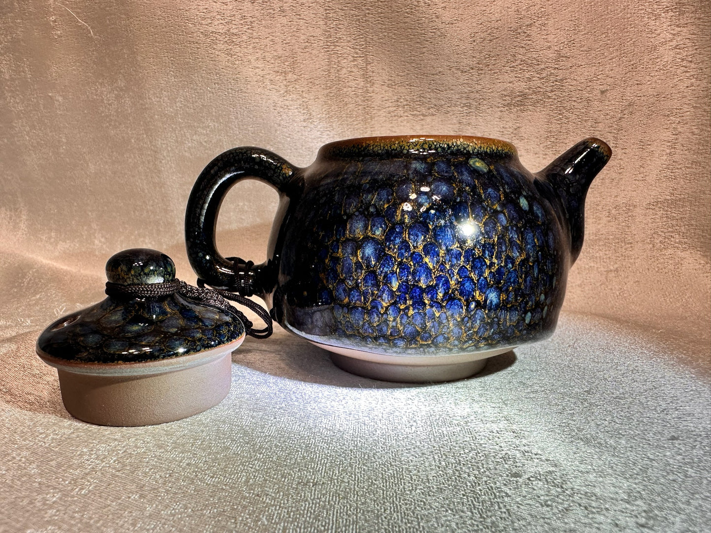 Black glaze mysterious blue partridge feather pattern tea pot, LianZhiHua