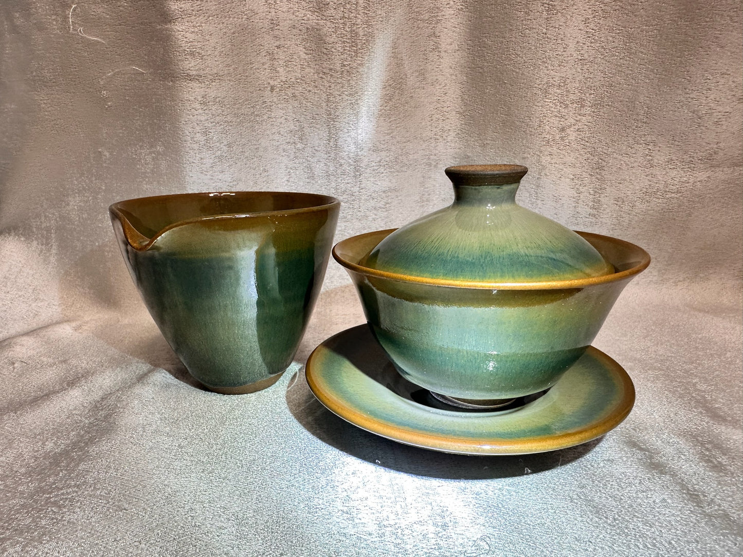 Green jade-like glaze green hare’s fur golden rim tea sharing cup, GuPanHong
