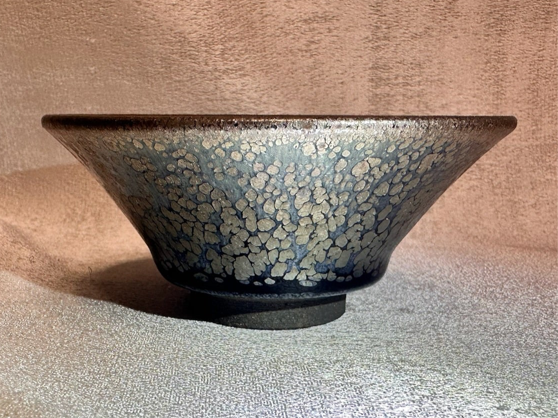 Black glaze iridescent color oil droplet pattern flared mouth shape cup, HuangJie