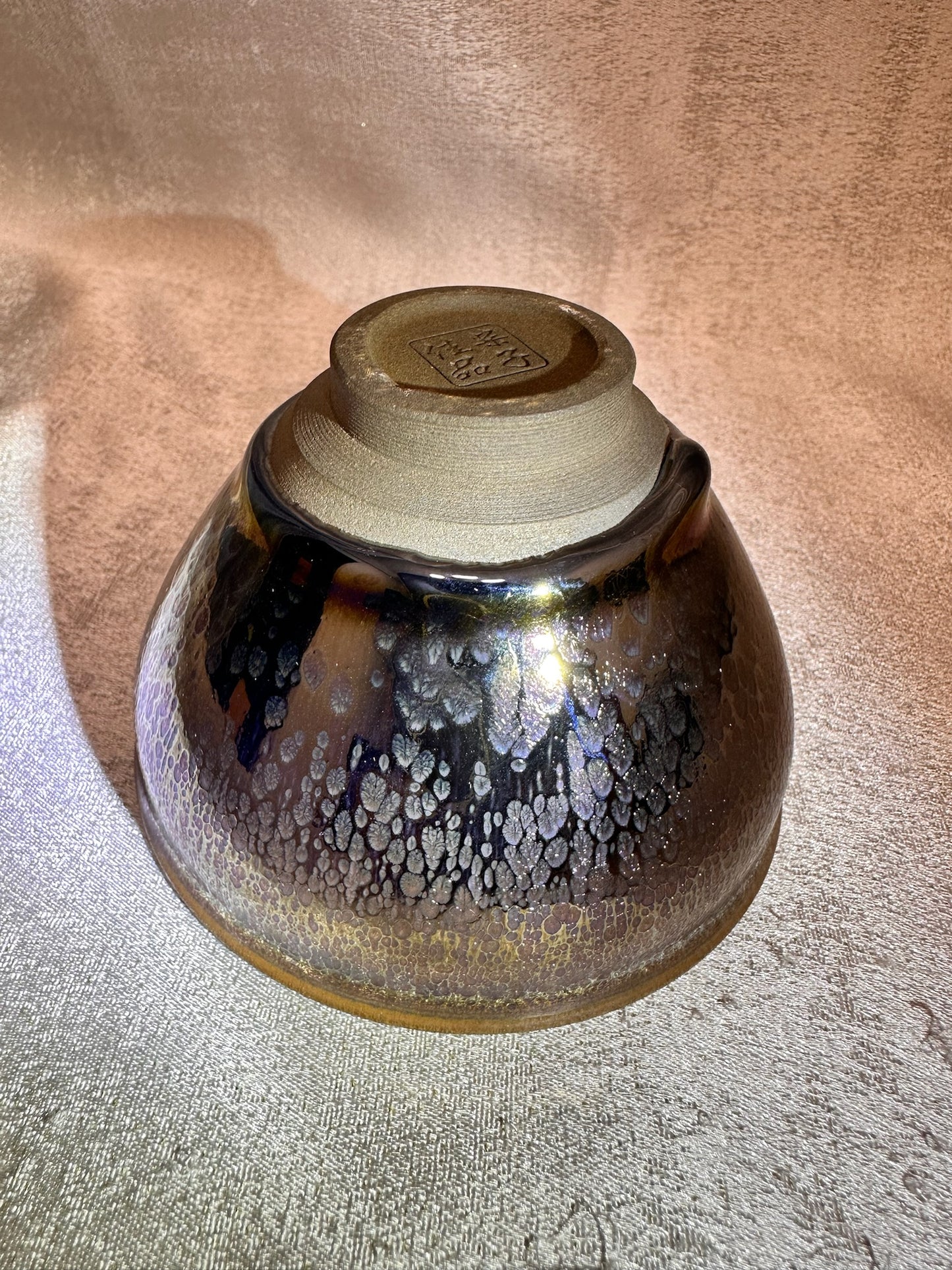 Black glaze purple color oil droplet pattern tied mouth shape cup with one glaze tear, HuangJie