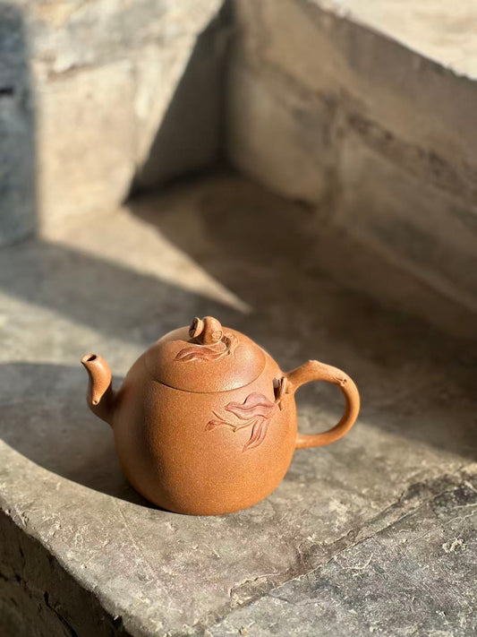 Pomegranate Teapot（石榴壺） — Original Ore Duan Ni Yixing Teapot, Handcrafted by Master Zhu Hongying