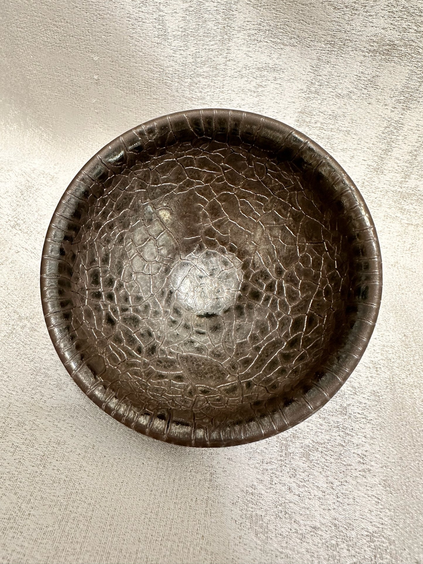 Dark brown crackled glaze armor (turtle shell) pattern tied mouth shape cup