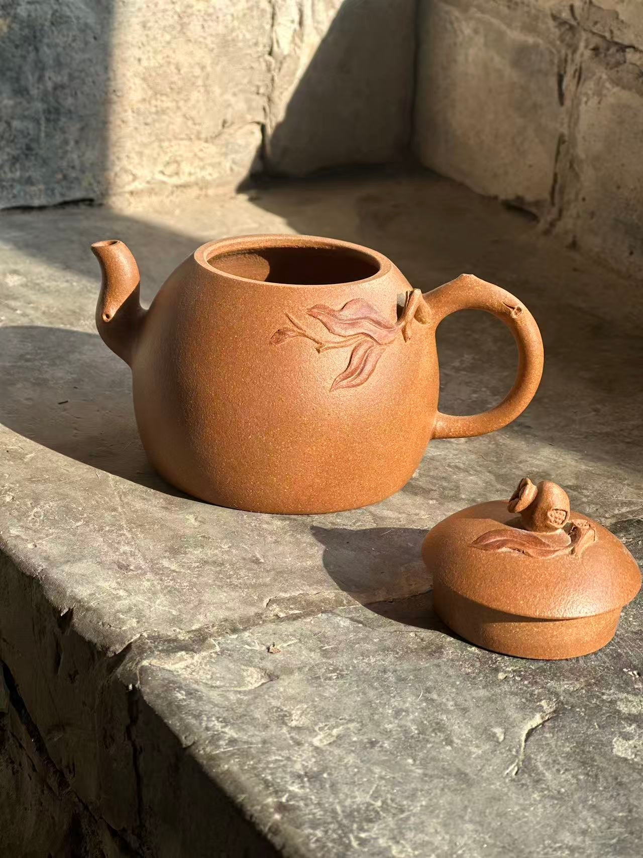 Pomegranate Teapot（石榴壺） — Original Ore Duan Ni Yixing Teapot, Handcrafted by Master Zhu Hongying