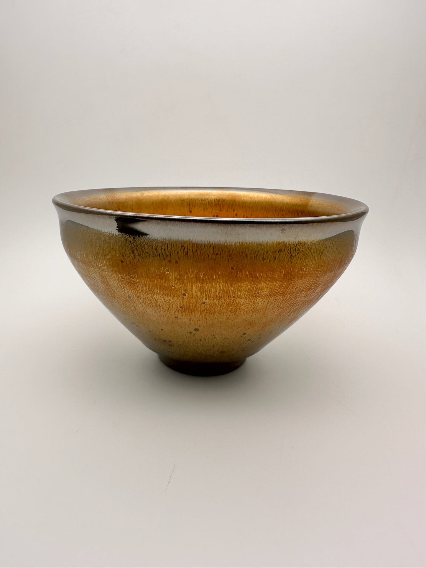 Golden Oil-droplet and Hare's fur Tied-mouth Shape Tea Bowl