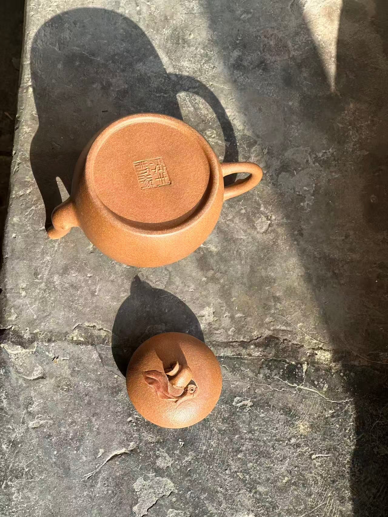 Pomegranate Teapot（石榴壺） — Original Ore Duan Ni Yixing Teapot, Handcrafted by Master Zhu Hongying