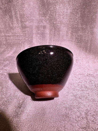 Brown glaze fully covered with beautiful golden sands tied mouth shape cup