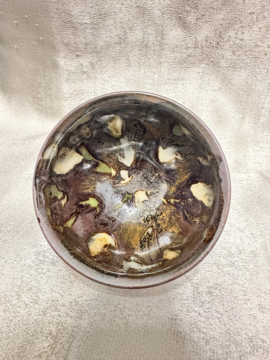 Brown glaze kiln transformed jade-like green and white mountain river scenery tied mouth shape cup