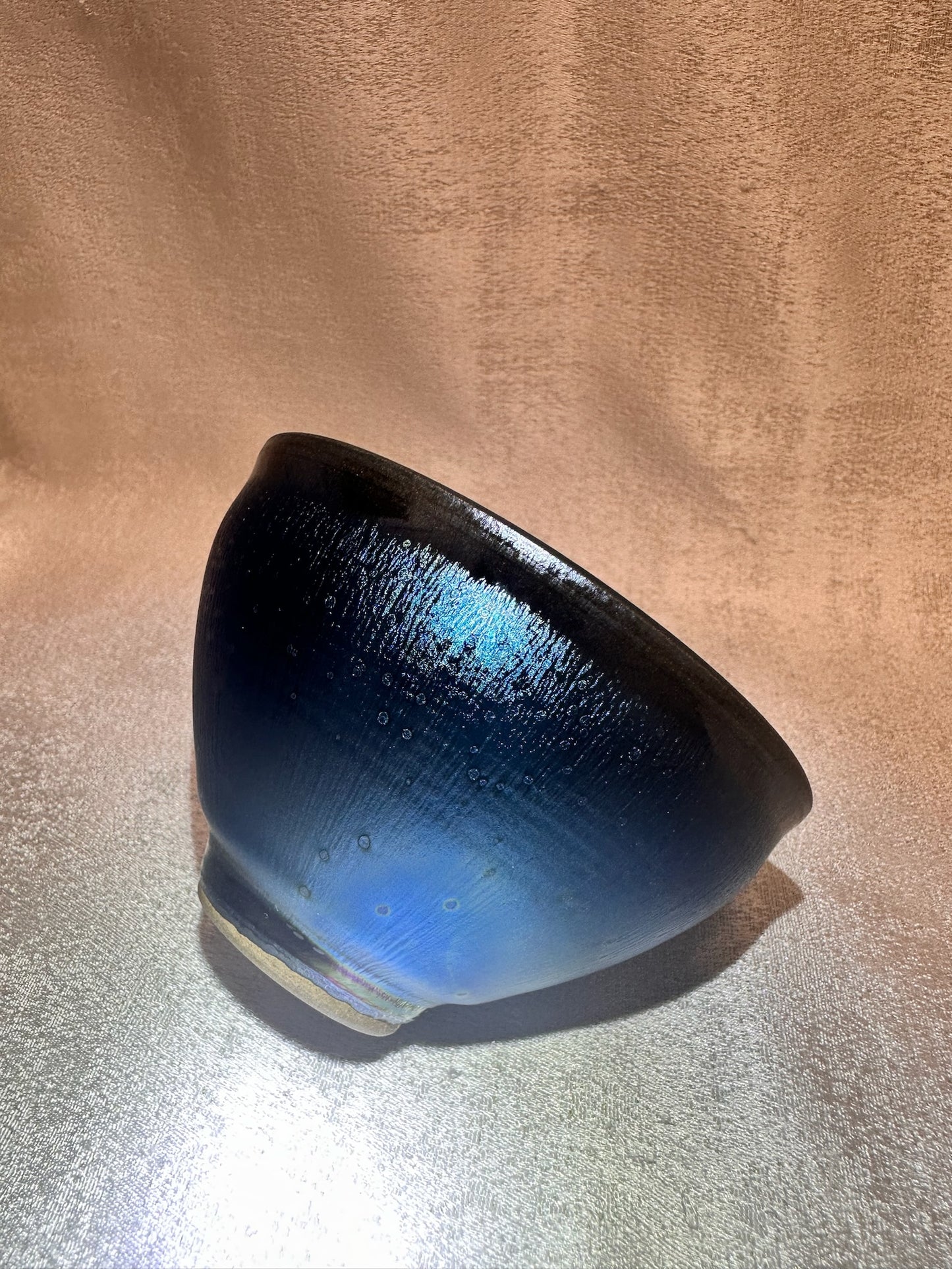Blue glaze metallic blue hare’s fur and oil droplet Yohen pattern tied mouth shape cup