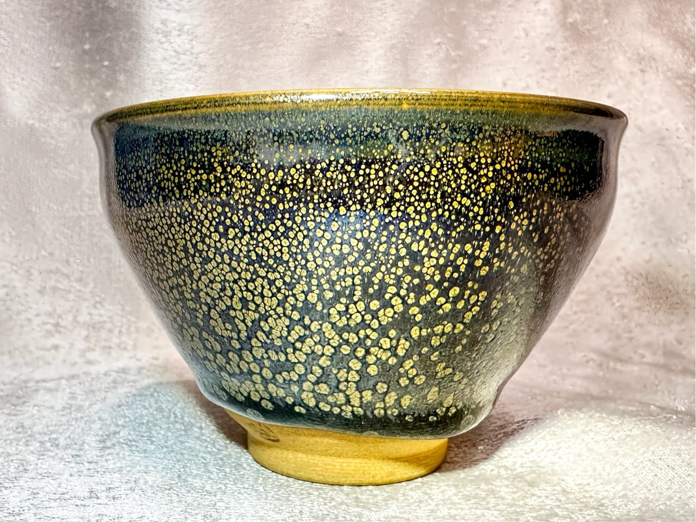 Black glazed green partridge tied-mouth shape tea cup