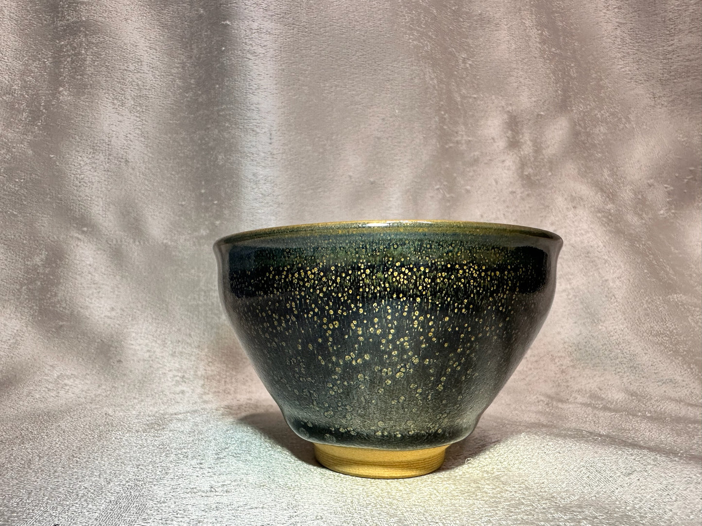 Black glazed green partridge tied-mouth shape tea cup