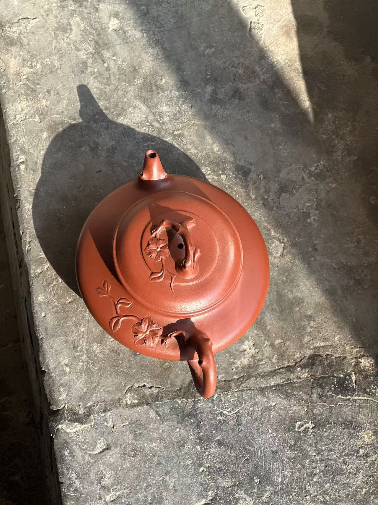 Spring Dawn Teapot（春之曦） — Handcrafted Yixing Teapot by Master Zhu Hongying