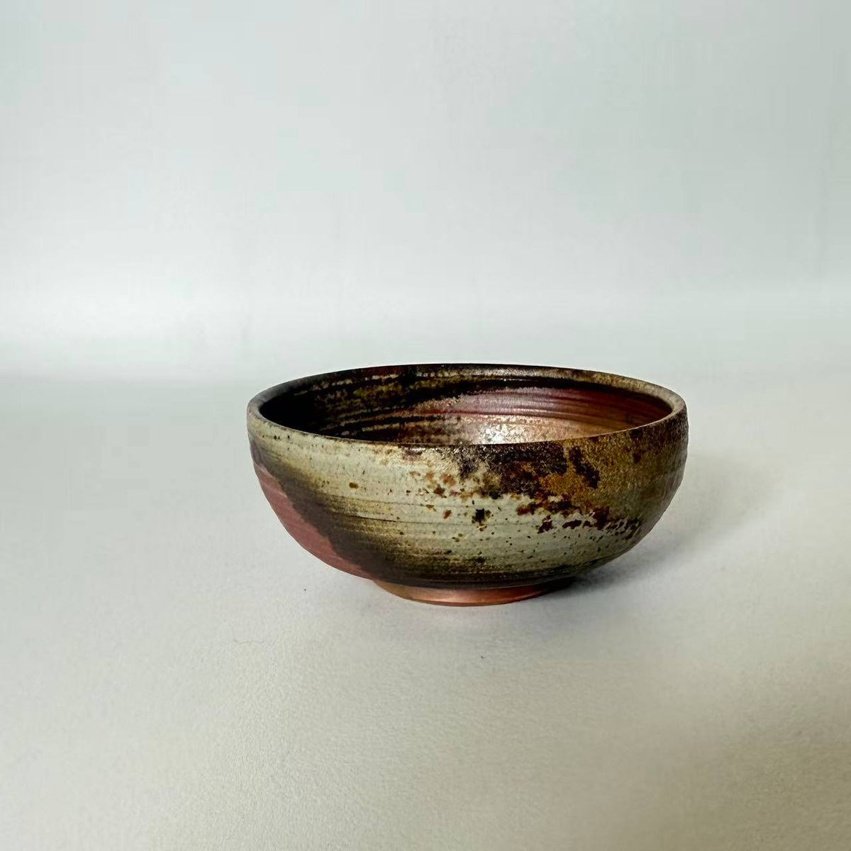 Earthen Spiral（迴紋） — Jingdezhen Wood-Fired Host Cup